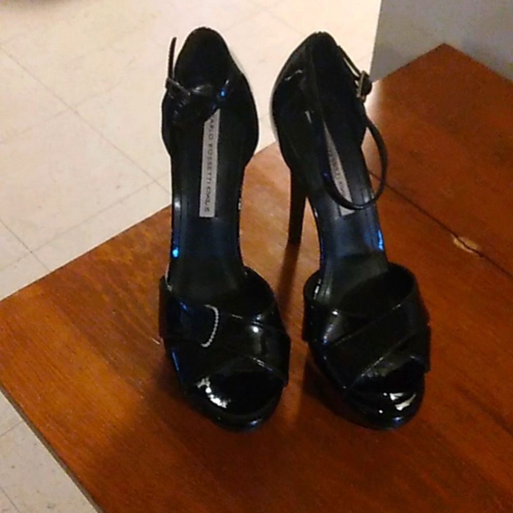 Woman's shoes